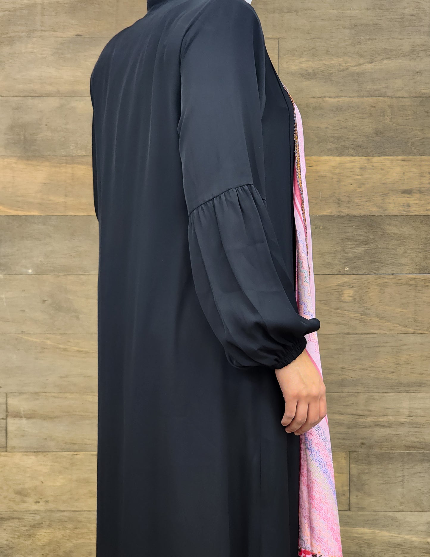 Abaya with colored keffiyeh front design