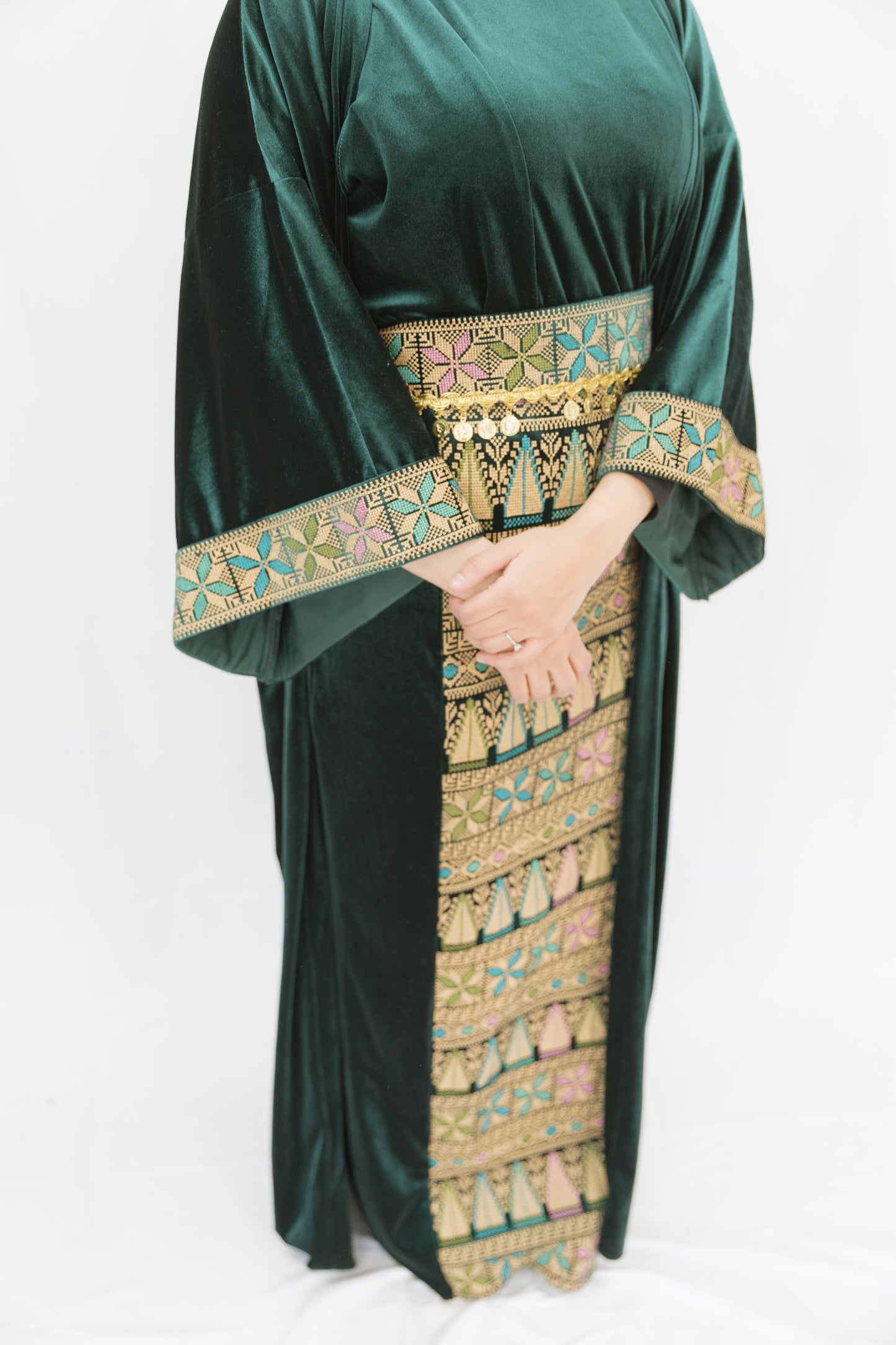 Velvet 3-piece Modern Tatreez Thobe with coin belt (Emerald Green)