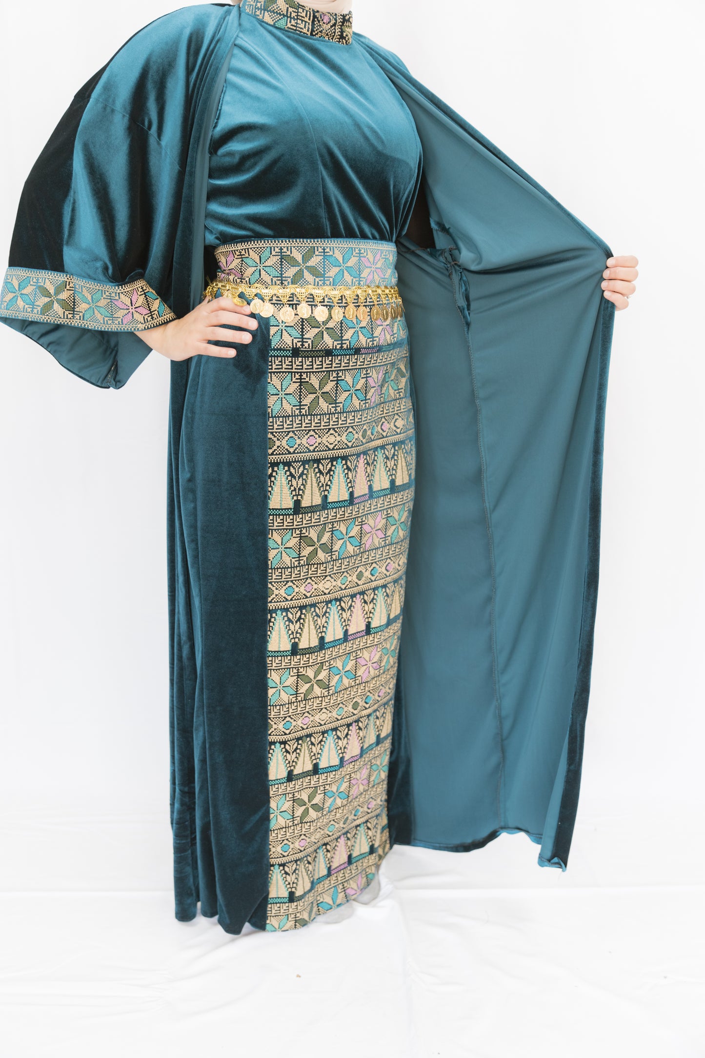 Velvet 3-piece Modern Tatreez Thobe with coin belt (Torquoise)