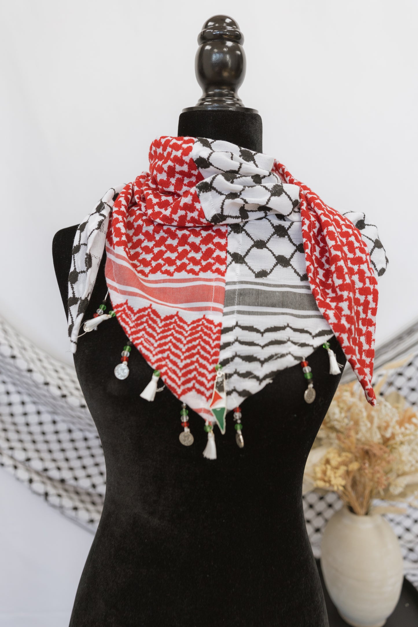 Handmade Kuffiyeh Neck Scarf with Metal Charm-Red & Black